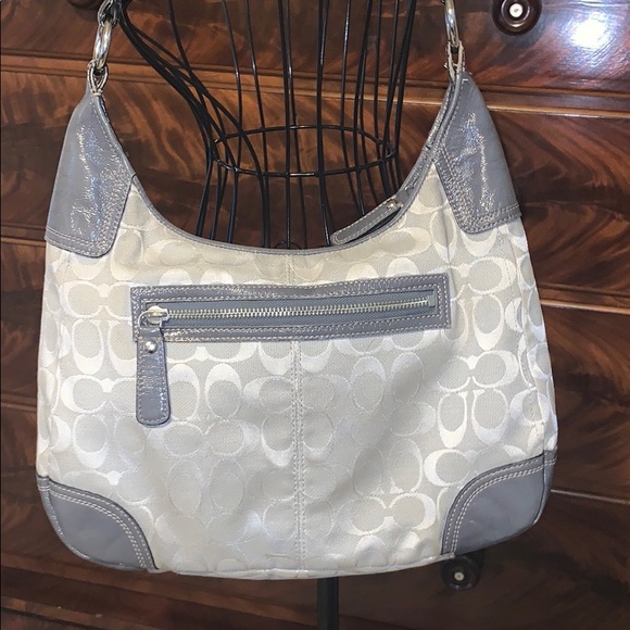 Coach Hobo Handbag F13971 - Picture 2 of 13